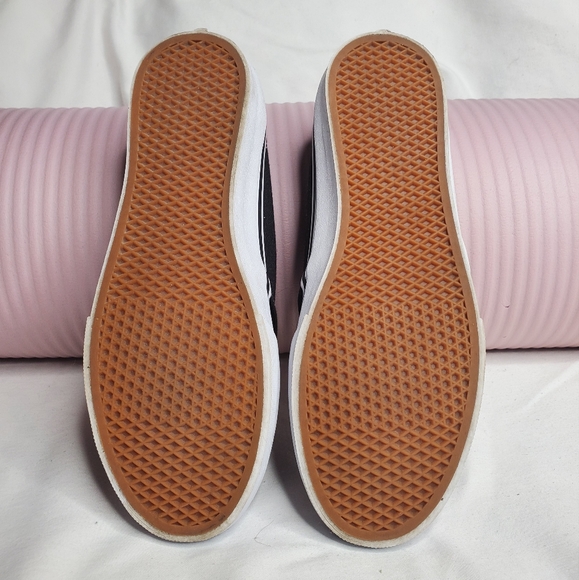 Vans - Picture 4 of 5